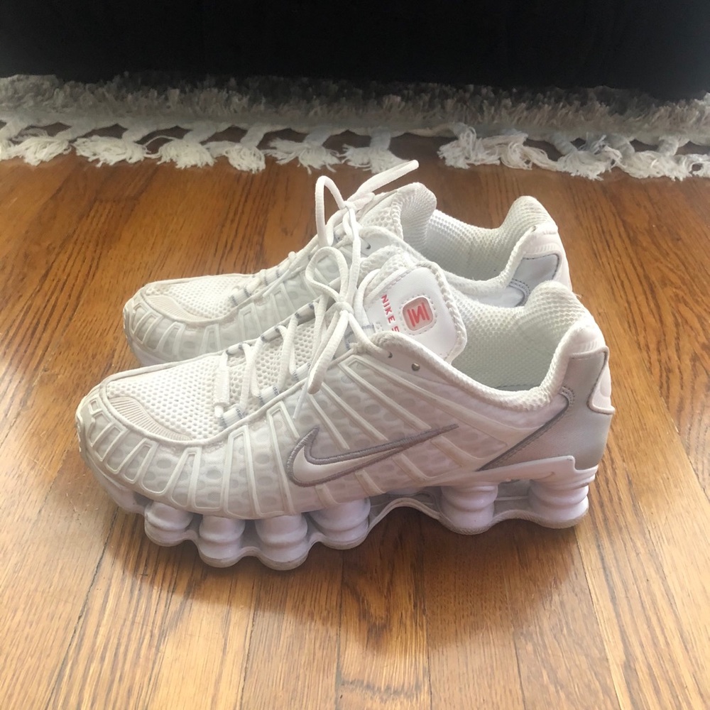 Women’s Nike Shox Sneakers sz 7
